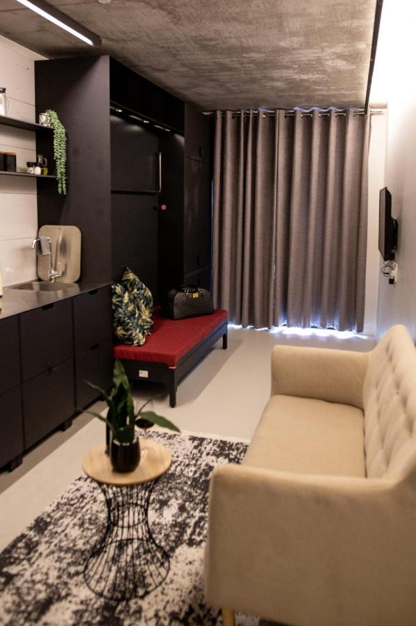 Uxolo Living Apartment